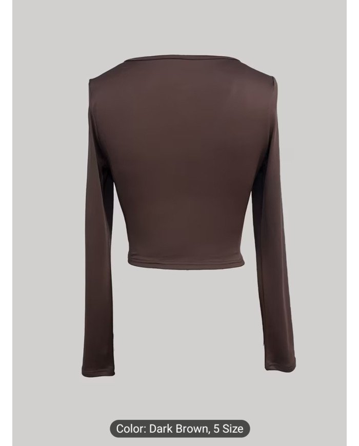 A Stylish And Elegant Women'S T-Shirt with a Fitted Design,